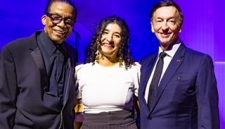 Malou Oheix dari Prancis Raih Juara Satu pada Kompetisi Vokal Jazz Internasional Herbie …